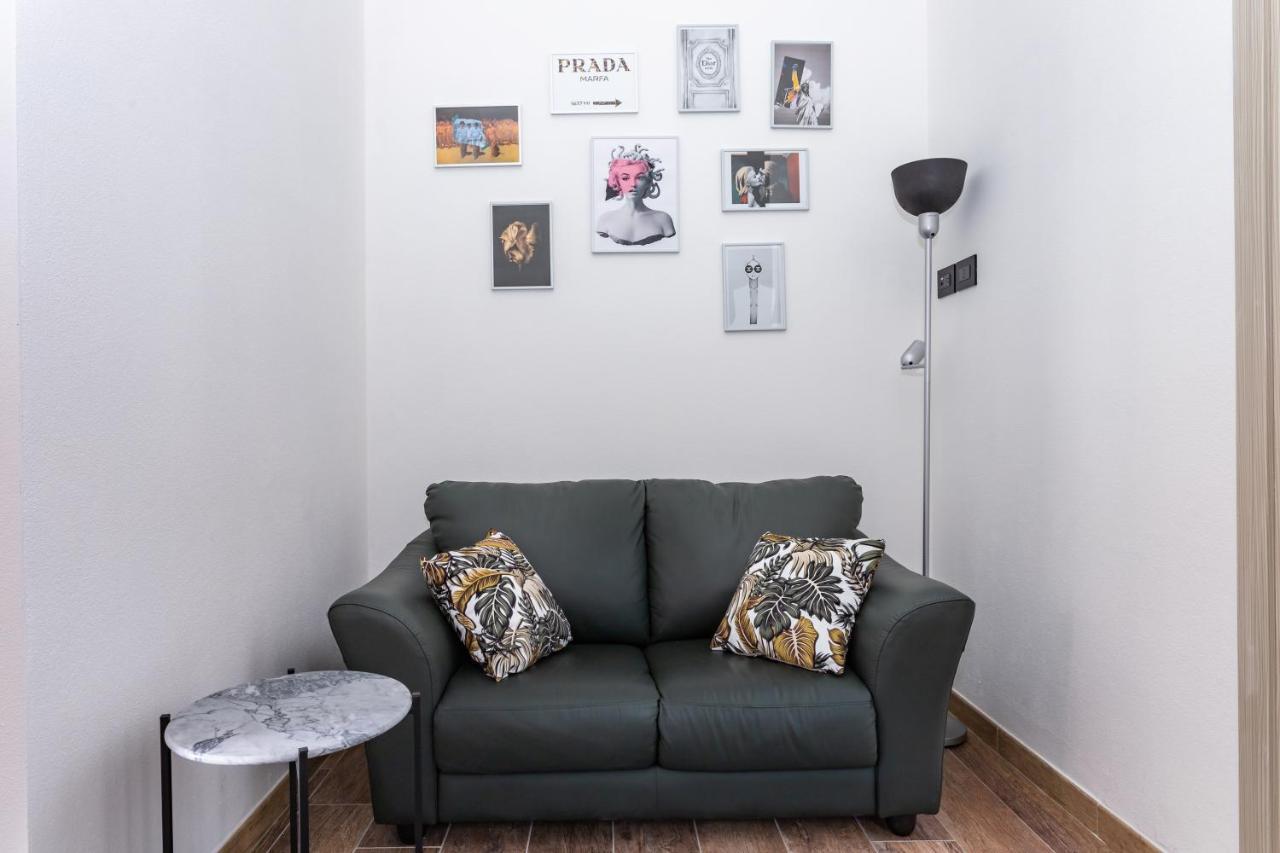 Living G Room 卡利亚里 外观 照片