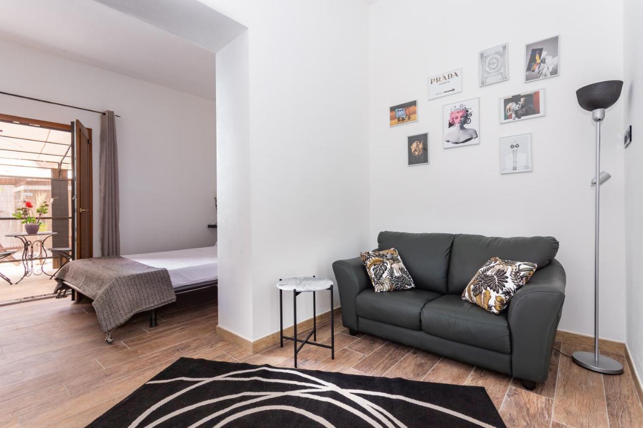 Living G Room 卡利亚里 外观 照片